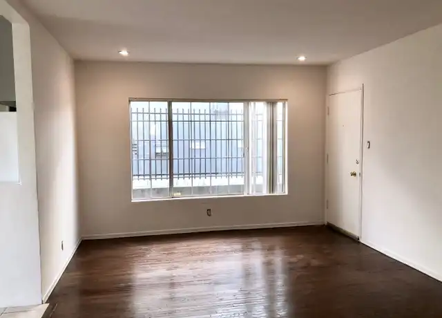 Property at 3419 Club Dr Unit 06, Los Angeles, CA, 90064, 2 beds, 1 bath, [object Object]