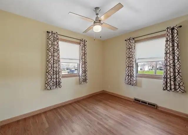 Property at 342 24th St NW, Cedar Rapids, IA, 52405, 2 beds, 1.5 baths, [object Object]