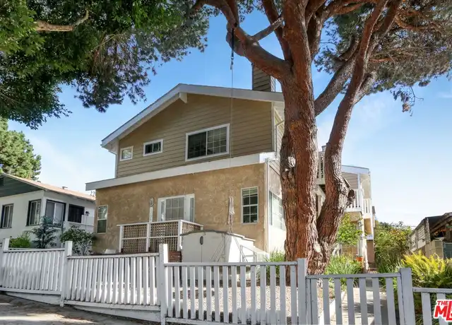 Property at 1204 Bay St Unit C, Santa Monica, CA, 90405, 2 beds, 2 baths, [object Object]