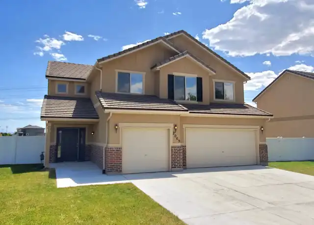 Property at 2069 W 400 S, Lehi, UT, 84043, 4 beds, 2.5 baths, [object Object]