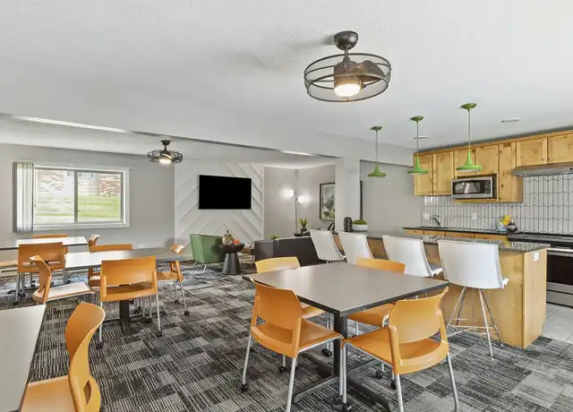 Property at Silver Ridge - 2330 Stillwater Ave E, Saint Paul, MN, 55119, 2 beds, 1 bath, [object Object]