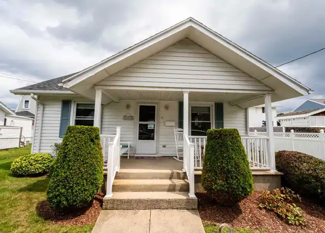 Property at 6 Weston St, Hull, MA, 02045, 2 beds, 1 bath, [object Object]
