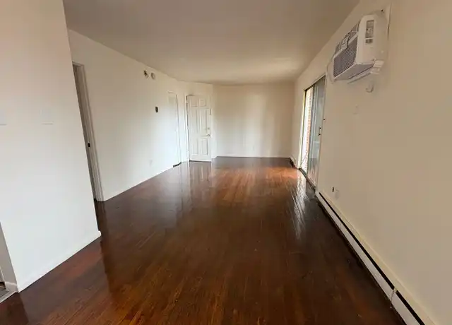 Property at 2450 Bragg Blvd, Fayetteville, NC, 28303, 1 bed, 1 bath, [object Object]