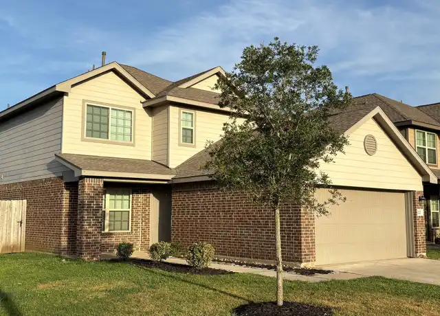 Property at 121 Cullen St, Angleton, TX, 77515, 4 beds, 2.5 baths, [object Object]