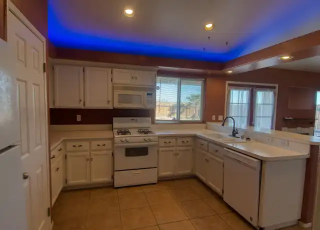 Property at 72548 Sunnyslope Dr, Twentynine Palms, CA, 92277, 3 beds, 2 baths, [object Object]