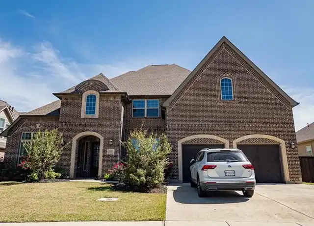 Property at 10913 Falling Leaf Trl, Argyle, TX, 76226, 4 beds, 5 baths, [object Object]