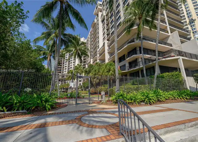 Property at 540 Brickell Key Dr #600, Miami, FL, 33131, 1 bed, 1.5 baths, [object Object]