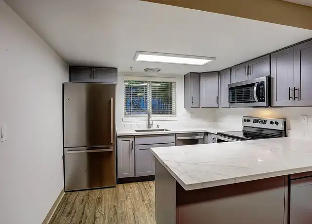 Property at Sunset Highlands Apartments - 1555 Anacortes Ave NE, Renton, WA, 98059, 2 beds, 2 baths, [object Object]