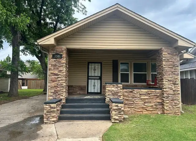 Property at 750 Jenkins Ave, Norman, OK, 73069, 3 beds, 2 baths, [object Object]