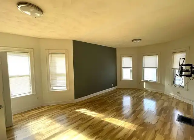 Property at 8 Dane St Unit 2, Everett, MA, 02149, 4 beds, 1 bath, [object Object]