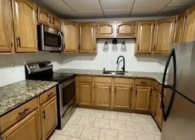 Property at 1005-1015 Lincoln St Unit H2, Hazleton, PA, 18201, 2 beds, 1 bath, [object Object]