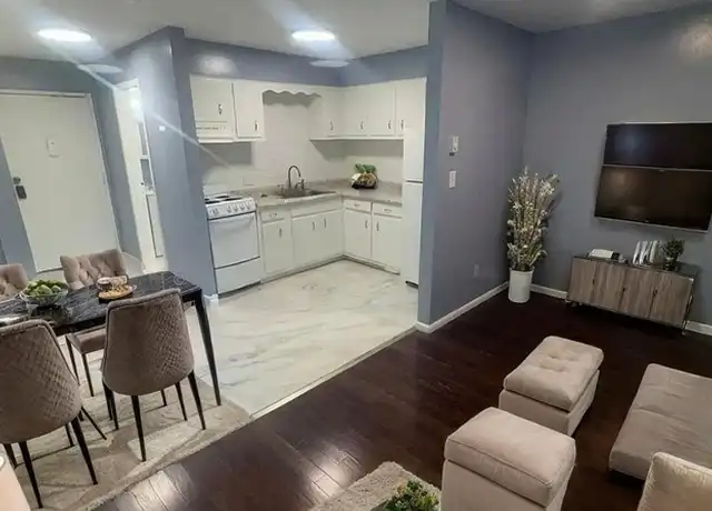 Property at 560 Main St Unit 3B, West Haven, CT, 06516, 1 bed, 1 bath, [object Object]