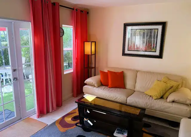 Property at 931 NE 4th St Unit 2, Boca Raton, FL, 33432, 1 bed, 1 bath, [object Object]