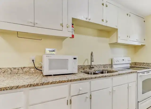 Property at 1552 E 11th St, Jacksonville, FL, 32206, 1 bed, 1 bath, [object Object]