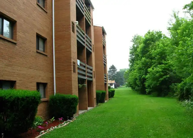 Property at 5741 Pebble Creek Ct Unit 4102, Bethel Park, PA, 15102, 2 beds, 1 bath, [object Object]