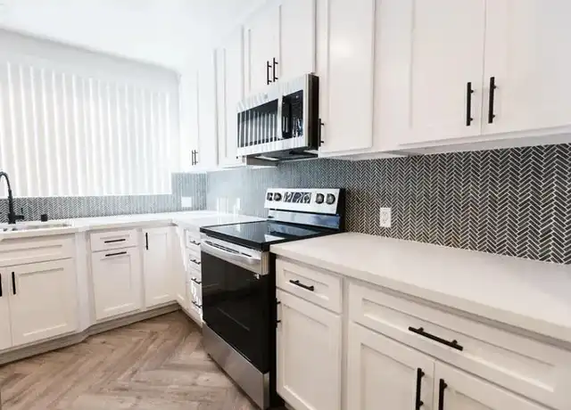 Property at 123 California Ave, Santa Monica, CA, 90403, 0 beds, 1 bath, [object Object]