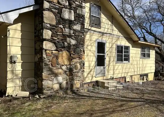 Property at 16 Tuckaway Ln, Brevard, NC, 28712, 2 beds, 2 baths, [object Object]
