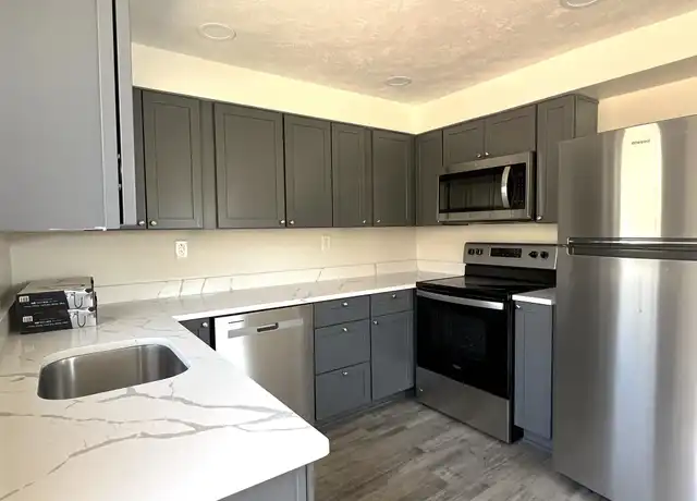Property at 171 Kathleen Dr Unit 2, New Brighton, PA, 15066, 3 beds, 2.5 baths, [object Object]