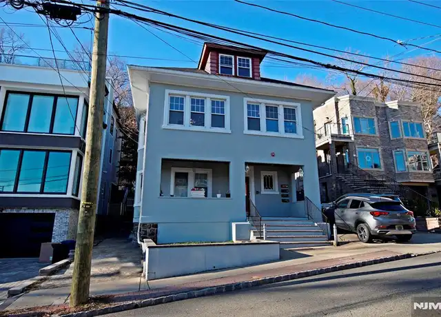 Property at 510 Undercliff Ave Unit 1st, Edgewater, NJ, 07020, 2 beds, 1 bath, [object Object]