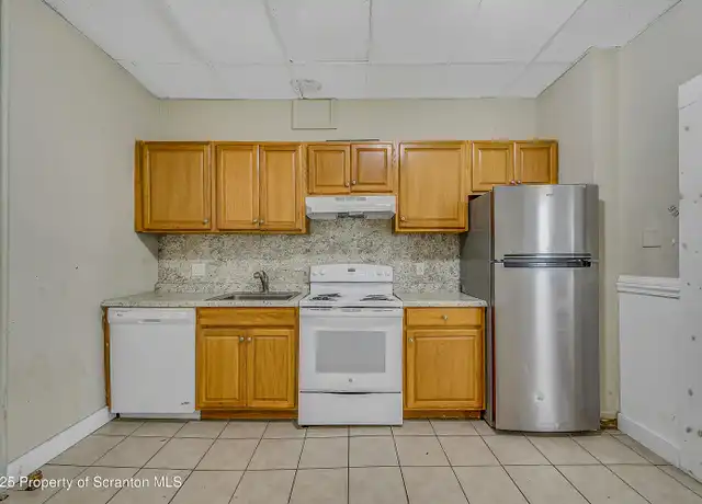 Property at 417 Taylor Ave, Scranton, PA, 18510, 5 beds, 2 baths, [object Object]