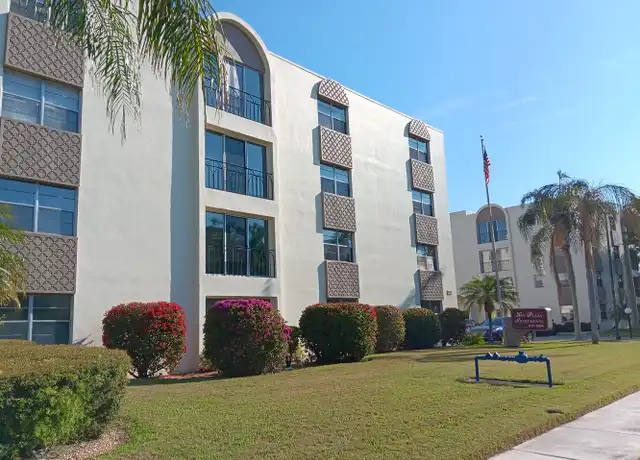 Property at 317 34th Ave N, St. Petersburg, FL, 33704, 2 beds, 1 bath, [object Object]