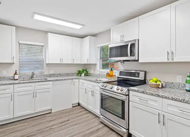 Property at 308 Hickory St, Plant City, FL, 33563, 1 bed, 1 bath, [object Object]
