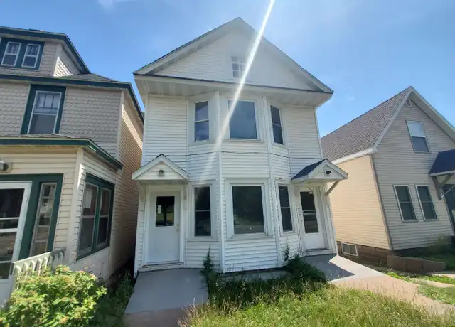 Property at 2214 W 3rd St Unit Lower A, Duluth, MN, 55806, 3 beds, 1 bath, [object Object]