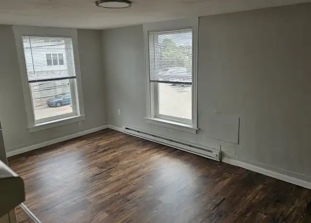 Property at 26 Alpine Row Unit 04, Franklin, MA, 02038, 1 bed, 1 bath, [object Object]