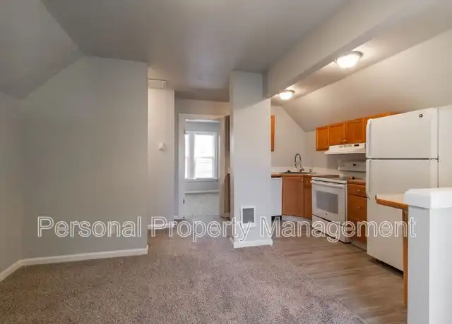 Property at 409 W McLoughlin Blvd Unit 2, Vancouver, WA, 98660, 2 beds, 1 bath, [object Object]