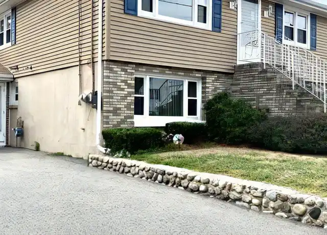 Property at 27 Venice Ave, Saugus, MA, 01906, 1 bed, 1 bath, [object Object]