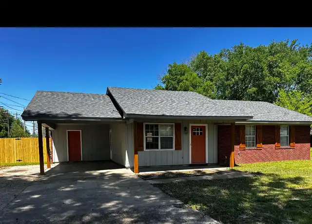 Property at 701 11th Ave S, Columbus, MS, 39701, 3 beds, 2 baths, [object Object]
