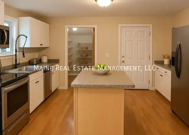 Property at 62 Fern St, Bangor, ME, 04401, 4 beds, 1 bath, [object Object]