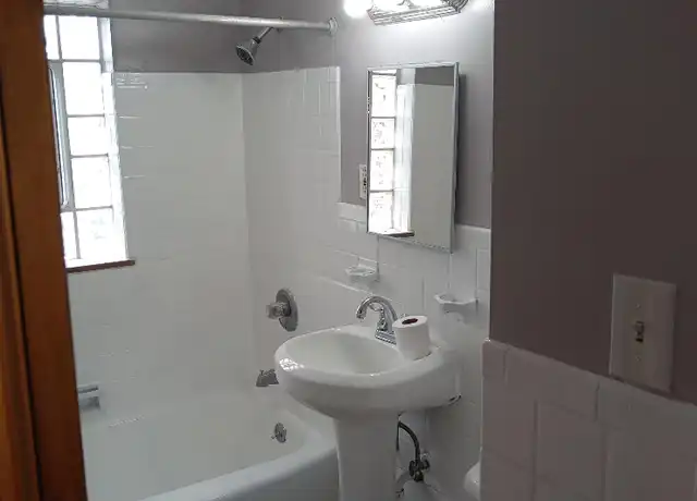 Property at 19173 Lakeshore Blvd Unit Up, Euclid, OH, 44119, 2 beds, 1 bath, [object Object]