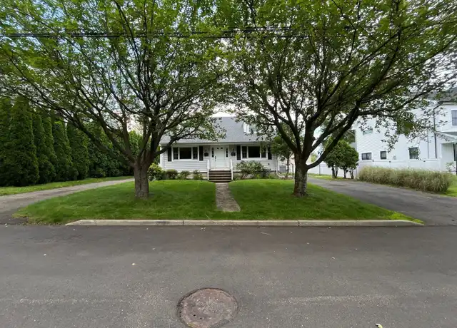 Property at 174 Country Rd Unit R, Fairfield, CT, 06824, 3 beds, 2 baths, [object Object]