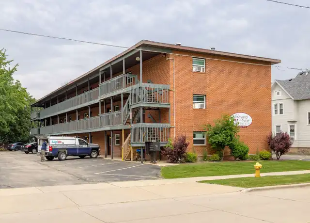 Property at 836 Vine Ave, Oshkosh, WI, 54901, 2 beds, 1 bath, [object Object]