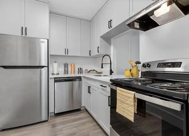 Property at Arbors Aventura - 2375 NE 173rd St, North Miami Beach, FL, 33160, 1-2 bed, 1-2 bath, [object Object]