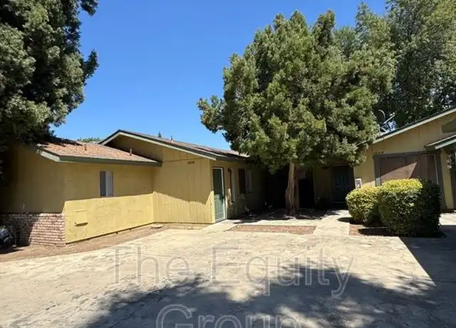 Property at 2034 S Tracy Ct, Visalia, CA, 93292, 2 beds, 1 bath, [object Object]