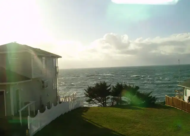 Property at 25 Evans Ave, Depoe Bay, OR, 97341, 1 bed, 1 bath, [object Object]