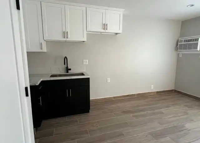 Property at 7337 Woodley Ave Unit 3, Van Nuys, CA, 91406, 1 bed, 1 bath, [object Object]