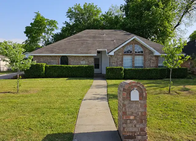 Property at 1716 Windsor Dr, Gainesville, TX, 76240, 3 beds, 2 baths, [object Object]