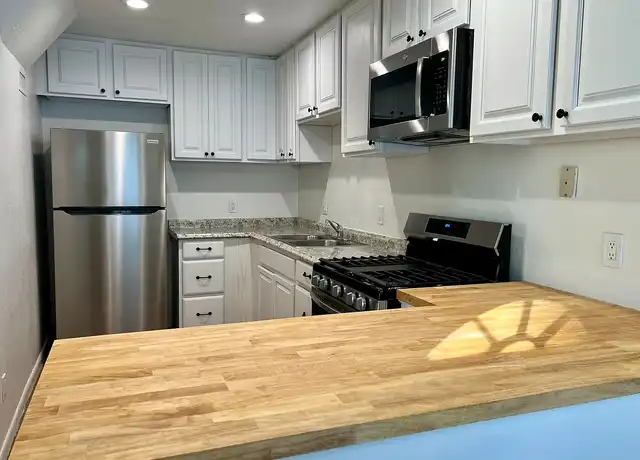 Property at Skyline Lofts - 1718 N Fort Valley Rd, Flagstaff, AZ, 86001, 2 beds, 1 bath, [object Object]