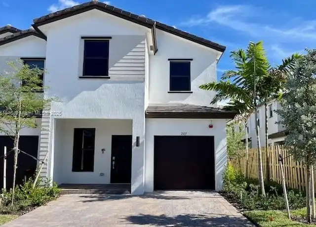 Property at 267 SW 159th Dr Unit 267, Pembroke Pines, FL, 33027, 4 beds, 2.5 baths, [object Object]