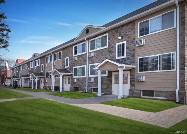 Property at 621 Tulip Ave Unit C4, Stewart Manor, NY, 11530, 1 bed, 1 bath, [object Object]