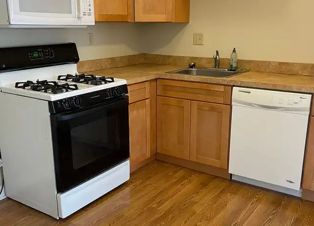 Property at 449 Iowa Ave #2, Aurora, IL, 60506, 2 beds, 1 bath, [object Object]