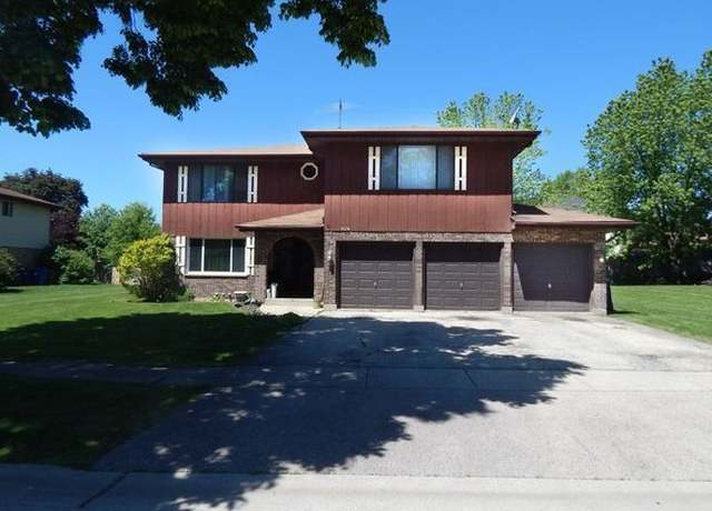 Photo of 624 Rush St Unit A, Roselle, IL 60172
