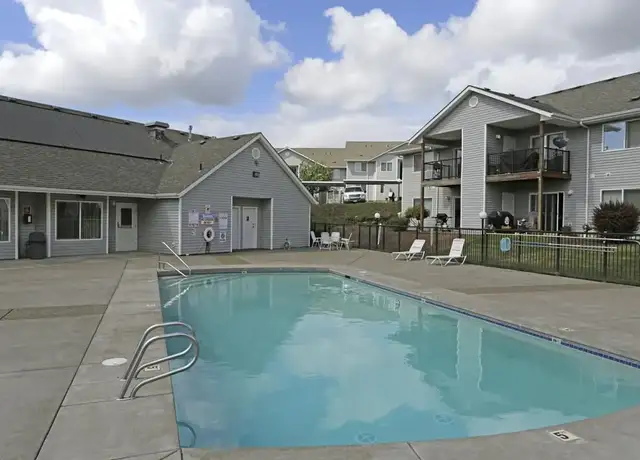 Photo of 1900 Madras St SE, Salem, OR 97306
