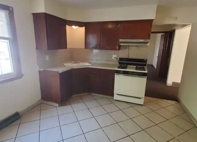 Property at 4651 N 36th St #2, Milwaukee, WI, 53209, 3 beds, 1 bath, [object Object]