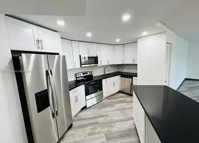 Property at 800 Parkview Dr #612, Hallandale Beach, FL, 33009, 1 bed, 1 bath, [object Object]