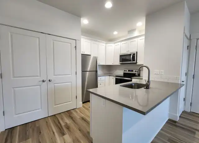 Property at 1075 Clearview Ave NE Unit 1075-201, Keizer, OR, 97303, 2 beds, 2 baths, [object Object]