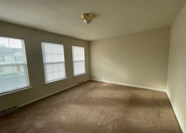 Property at 8 Blackberry Ct, Lynchburg, VA, 24502, 2 beds, 1.5 baths, [object Object]